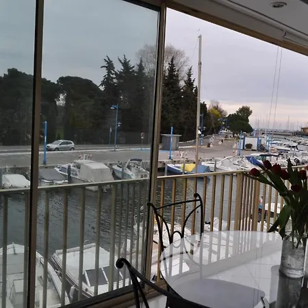 La Nautique Apartment *